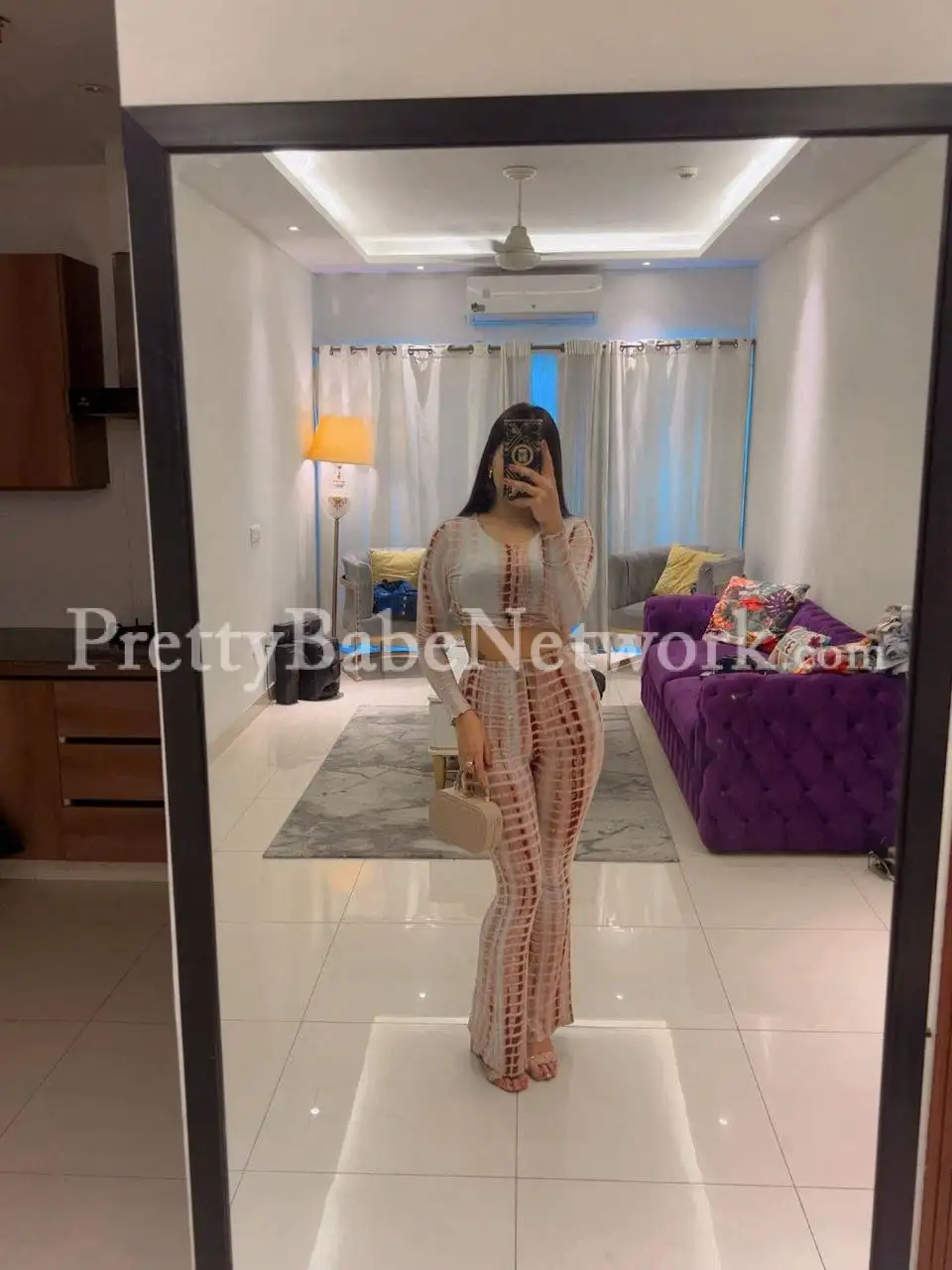 Priyanshi Model Call Girl in Yeshwanthpur, Bangalore